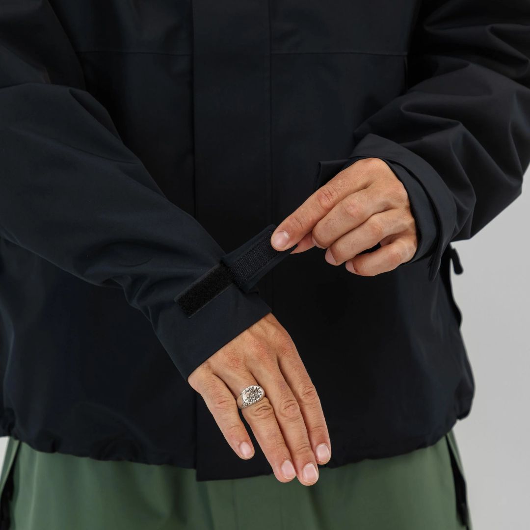 BEYOND MEDALS THE JACKET 2L BLACK
