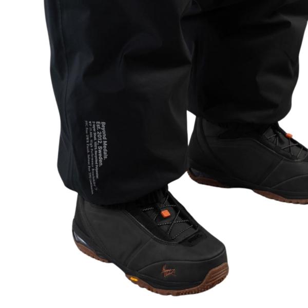 BEYOND MEDALS CARGO PANTS 2L BLACK