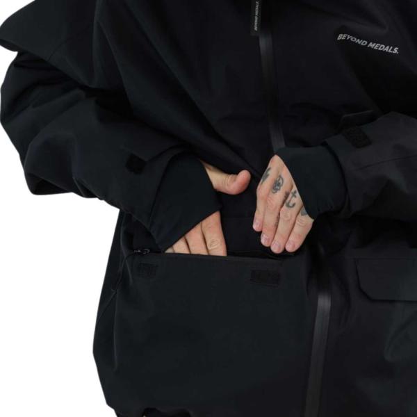 BEYOND MEDALS NOSTALGIA JACKET 2L BLACK