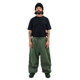 BEYOND MEDALS PARK PANTS DARK GREEN