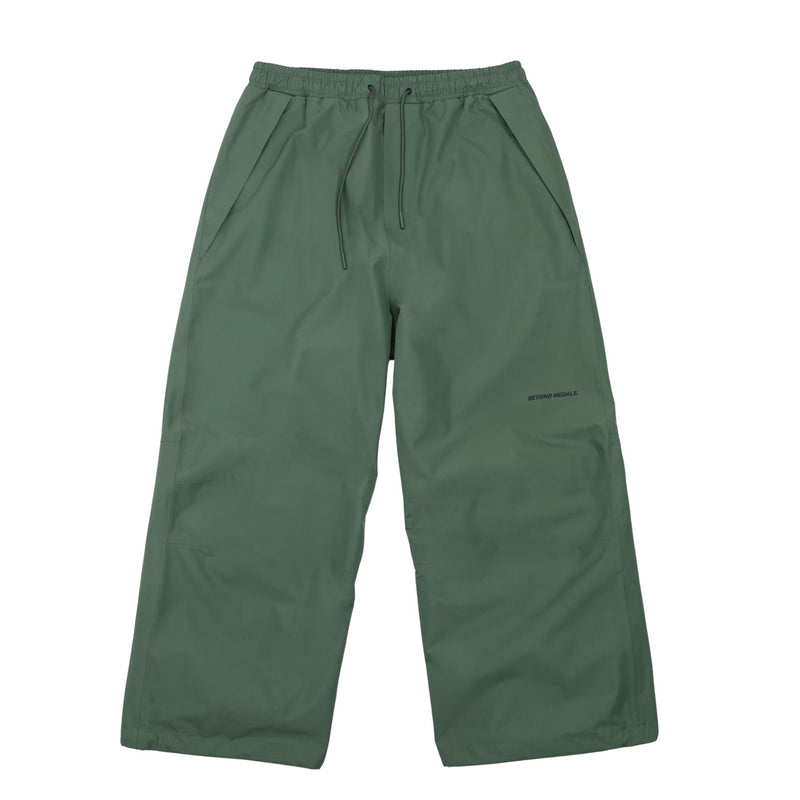 BEYOND MEDALS PARK PANTS DARK GREEN