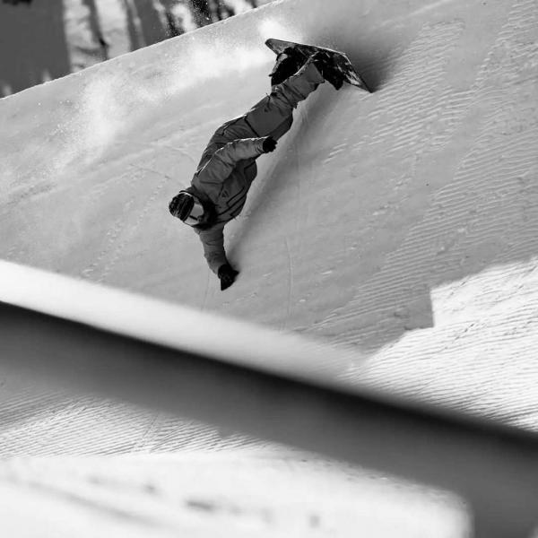 JONES STRATOS TAVOLA SNOWBOARD