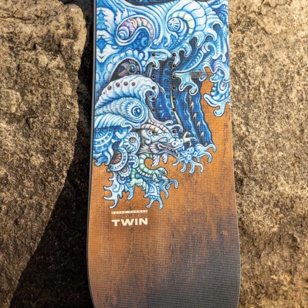 NEVER SUMMER SMALL BATCH SHAPER TWIN TAVOLA SNOWBOARD